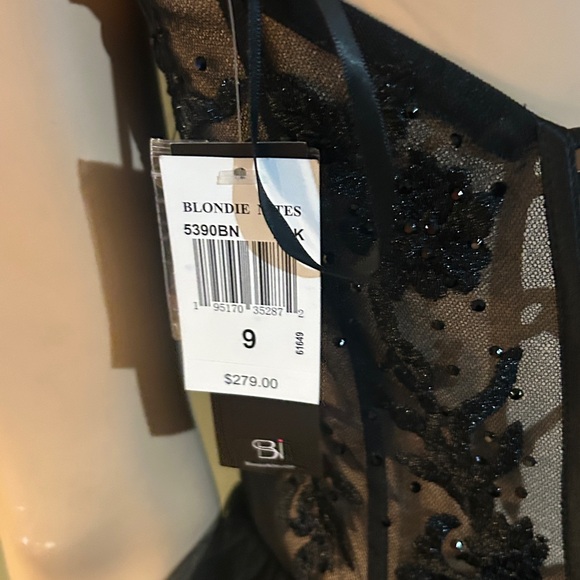 Blondie Nites Tiered Ruffle Off the Shoulder Corset Gown size 9 NWT - Picture 5 of 15